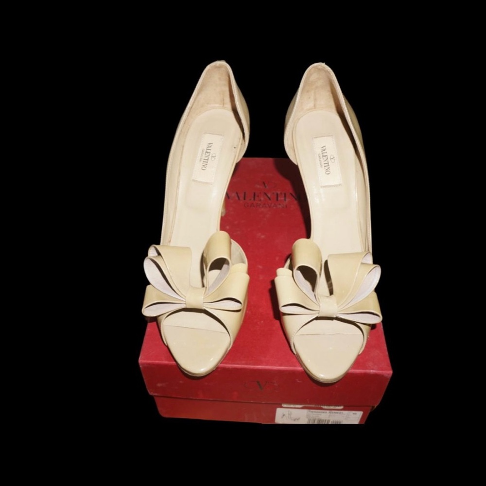 Valentino Garavani Bow D’Orsay Pump
